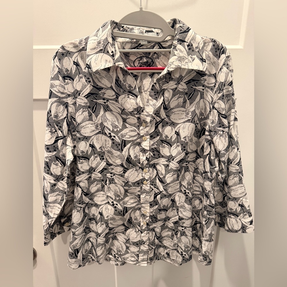 Foxcroft Black White Floral Button Front Blouse Women’s Size 12